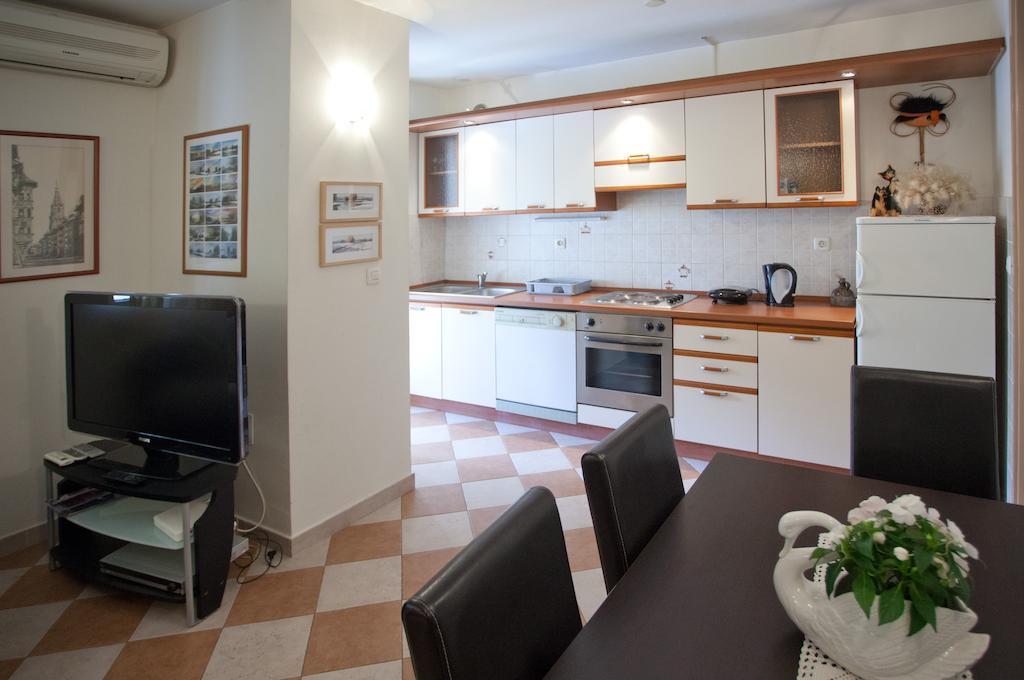 Ideal Location Split Apartments Kamer foto