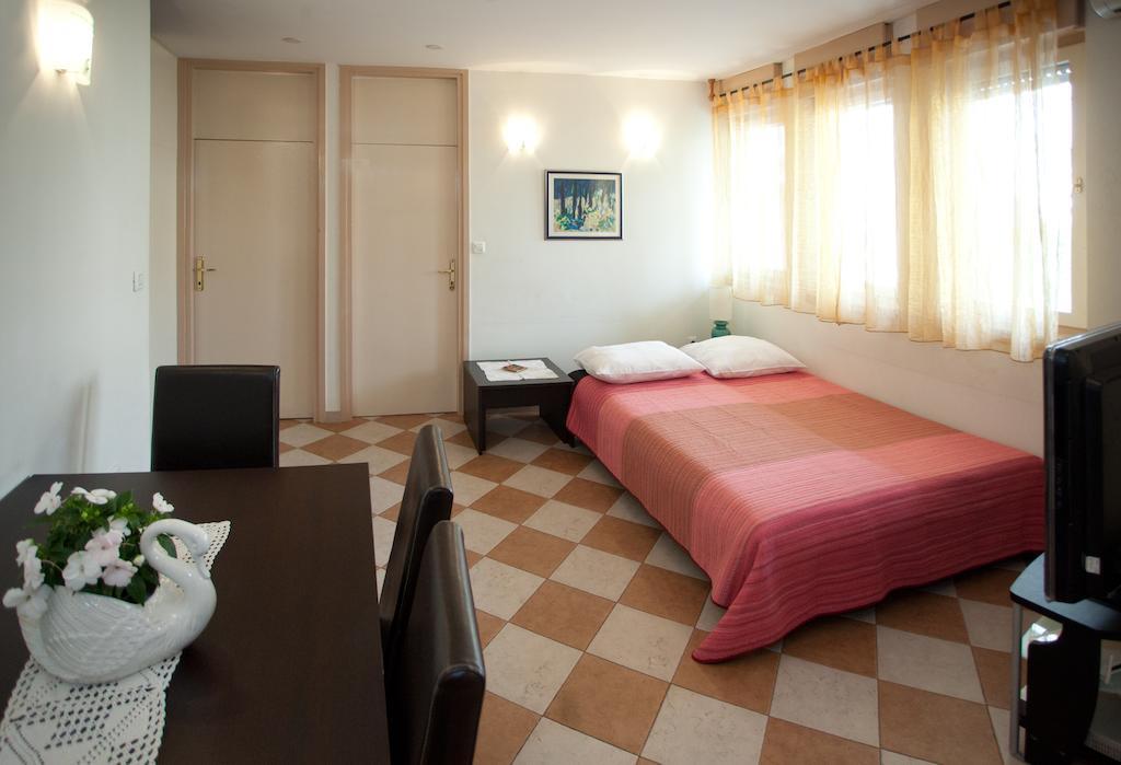 Ideal Location Split Apartments Kamer foto