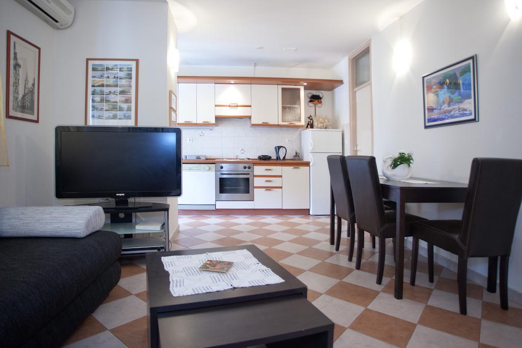 Ideal Location Split Apartments Kamer foto