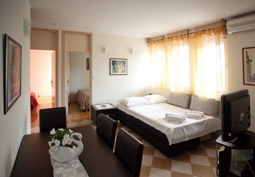 Ideal Location Split Apartments Kamer foto