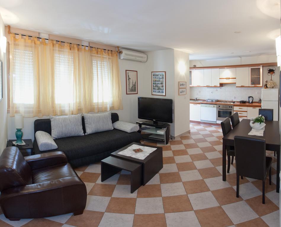 Ideal Location Split Apartments Kamer foto